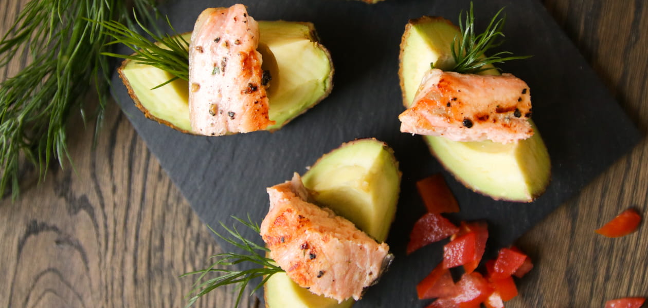 Gegrillter Lachs mit Avocado-Zitronen-Salsa